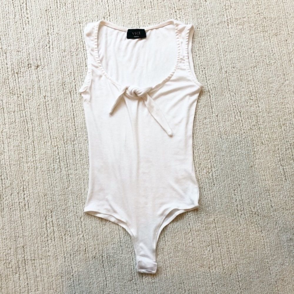 Vici dolls knot bodysuit size small 💕